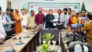 সনাতন ধর্মাবলম্বী গণমাধ্যমকর্মীদের সিউকের শারদীয় উপহার