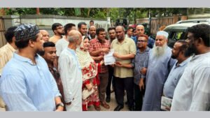 ঝেরঝেরী পাড়ার জলাবদ্ধতা-দুর্ভোগ পরিদর্শনে সিসিক প্রশাসক