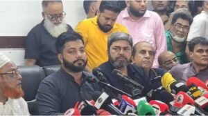 অস্ত্র প্রদর্শন বিতর্কের জের, প্রতিমন্ত্রীর পদ থেকে ইশরাকের পদত্যাগ