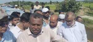 সড়ক পরিদর্শনকালে এমপি নুরুল: কাজের মান নিয়ে প্রশ্ন তোলায় এক কোটি টাকা চাঁদাবাজির অভিযোগ
